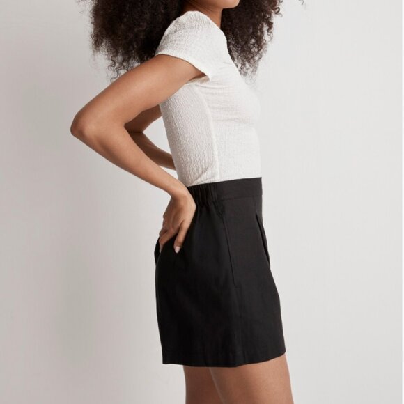 Clean Pull-On Shorts in Linen-Cotton - Picture 4 of 11